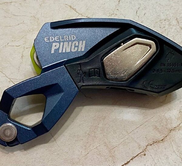 Страховочно- спусковое устройство Edelrid Pinch