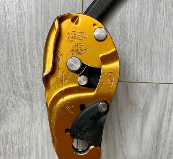 Спусковое устройство PETZL RIG (1 модель)