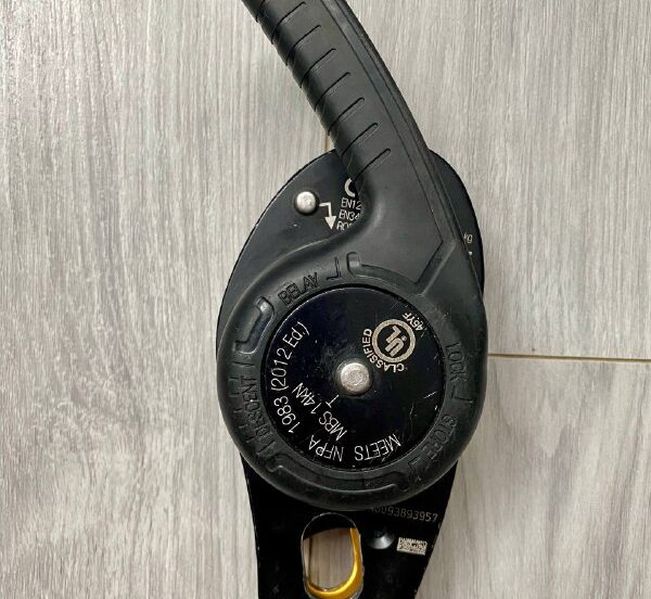 Спусковое устройство PETZL RIG (1 модель)