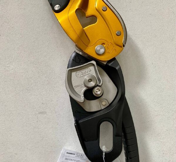 Спусковое устройство PETZL RIG REPAIR 2026г со сменным штуцером