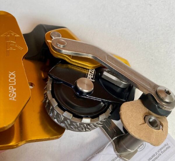 Страховочное устройство PETZL ASAP LOCK NEW 2026